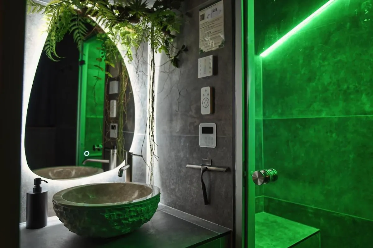 Private Hammam & Immersive Cinema - Eden Luxury Suite Roanne