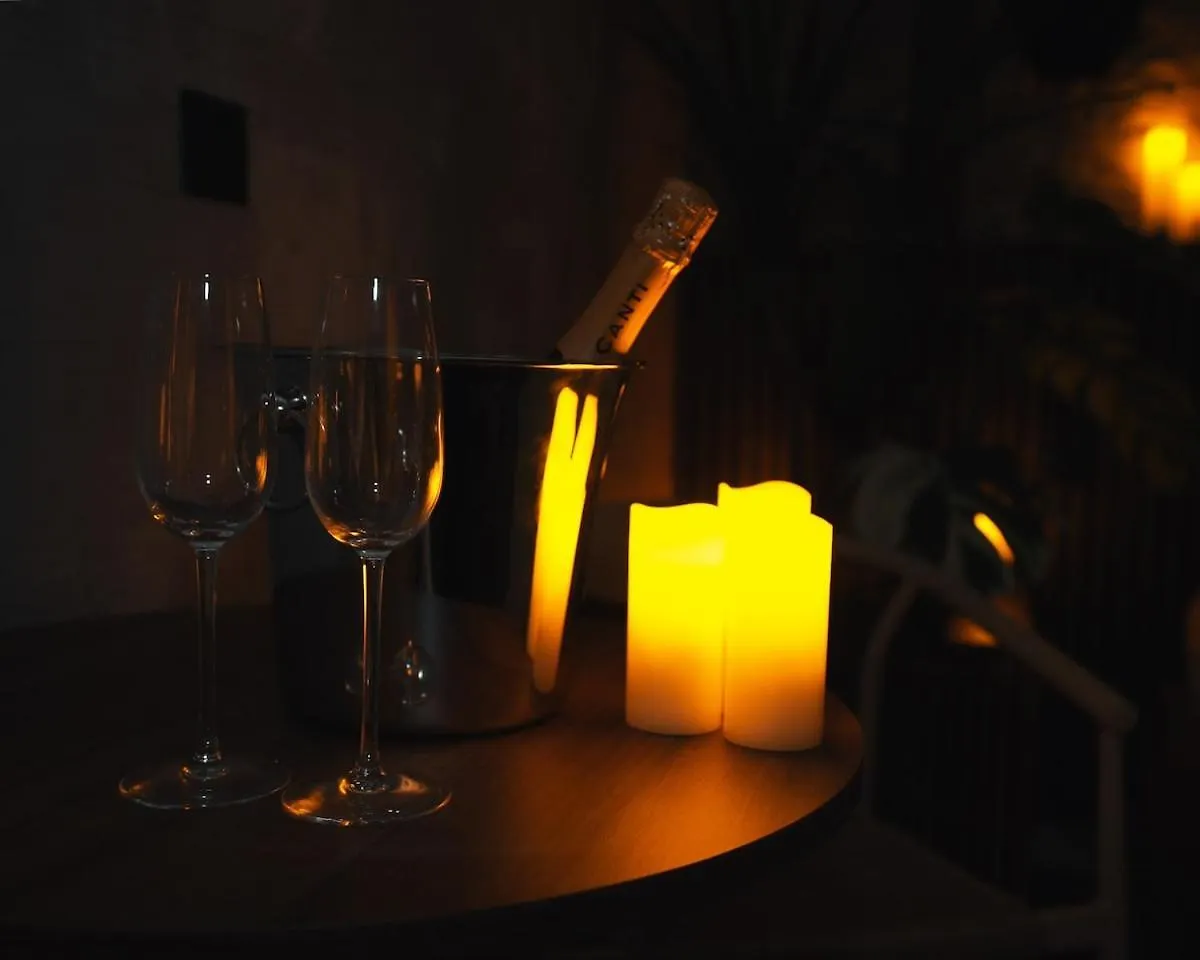Private Hammam & Immersive Cinema - Eden Luxury Suite Roanne France